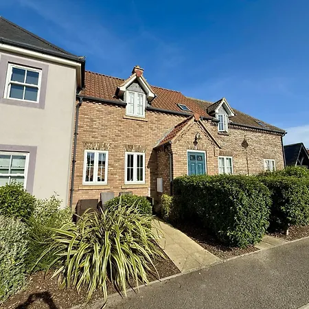 Ferienhaus Sunset - Part Of The The Bay Village With Pool, Gym And Direct Access, Pub, Restaurant, Tennis And Meadows Walks Filey