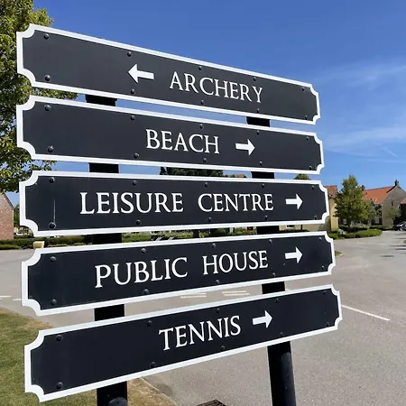 Sunset - Part Of The The Bay Village With Pool, Gym And Direct Access, Pub, Restaurant, Tennis And Meadows Walks בית נופש