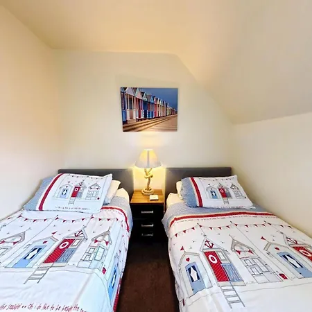 Sunset - Part Of The The Bay Village With Pool, Gym And Direct Access, Pub, Restaurant, Tennis And Meadows Walks Filey