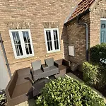 Sunset - Part Of The The Bay Village With Pool, Gym And Direct Access, Pub, Restaurant, Tennis And Meadows Walks