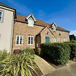Feriehus Sunset - Part Of The The Bay Village With Pool, Gym And Direct Access, Pub, Restaurant, Tennis And Meadows Walks Filey