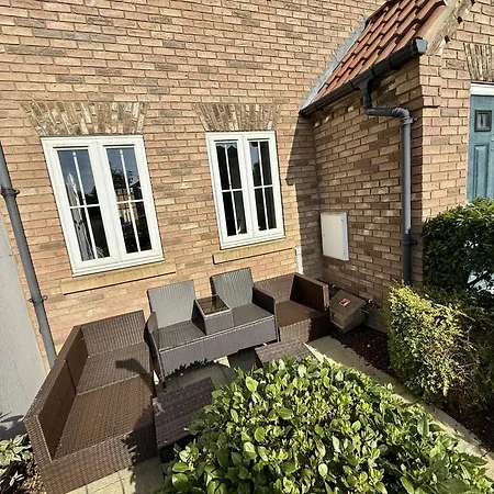 Sunset - Part Of The The Bay Village With Pool, Gym And Direct Access, Pub, Restaurant, Tennis And Meadows Walks